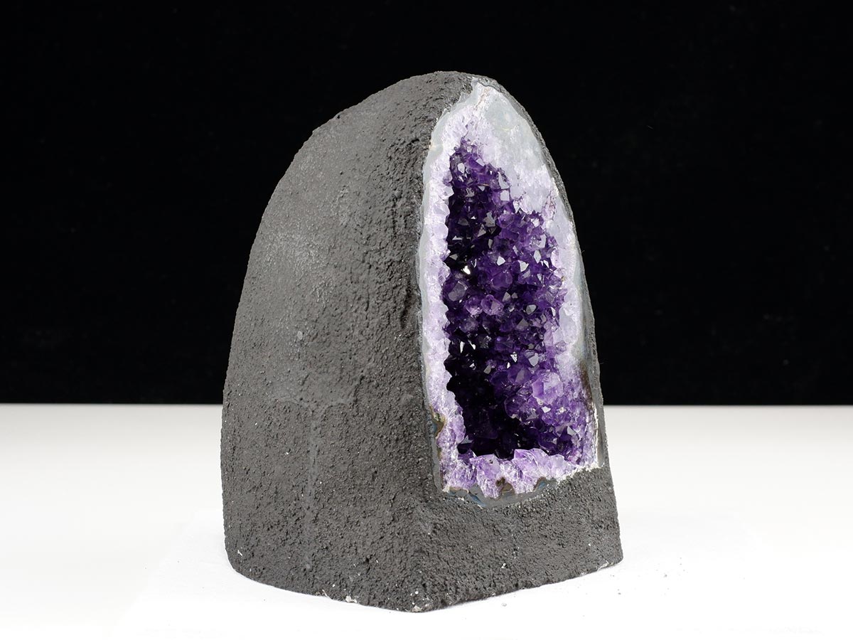 アメジストドーム 2.4Kg ウルグアイ産 アメジスト ドーム ジオード 原石 置物 カペーラ 一点物  174-2246