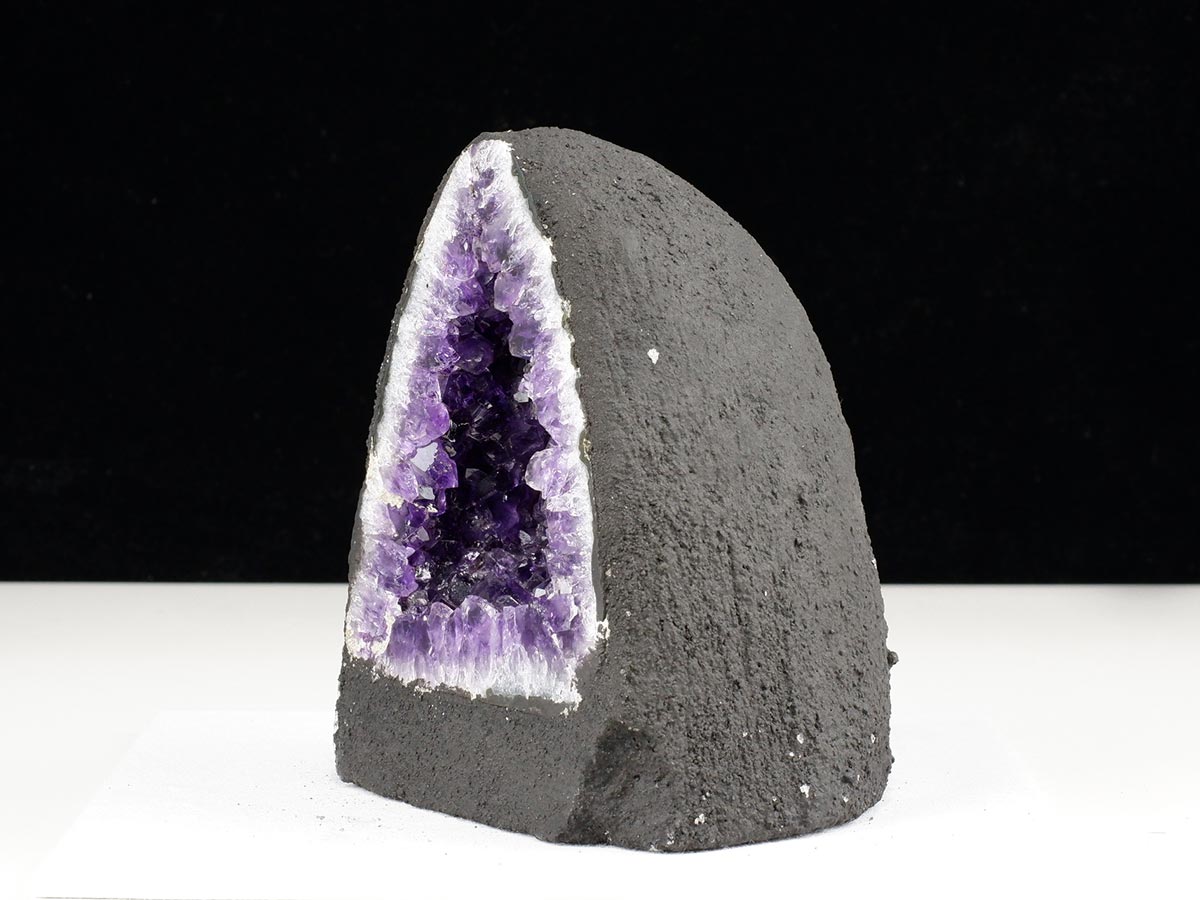 アメジストドーム 1.7Kg ウルグアイ産 アメジスト ドーム ジオード 原石 置物 カペーラ 一点物  174-2252