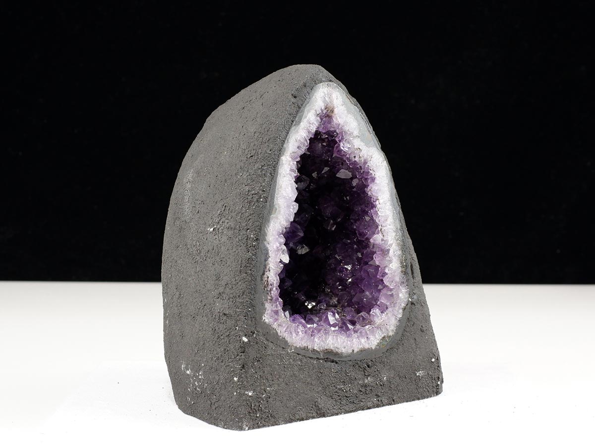 アメジストドーム 1.8Kg ウルグアイ産 アメジスト ドーム ジオード
