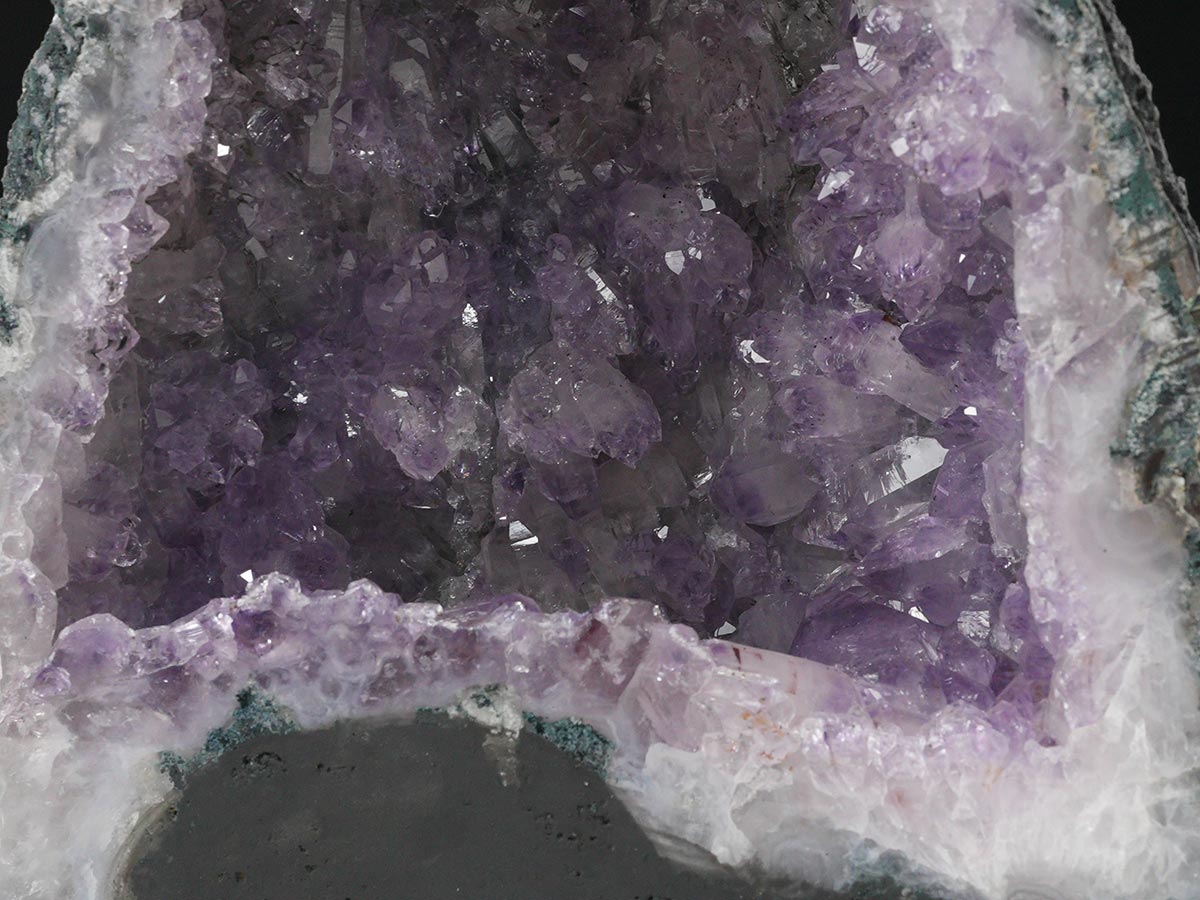 アメジストドーム 4.5Kg ブラジル産 アメジスト ドーム 原石 置物 ジオード amethyst 一点物 174-2401