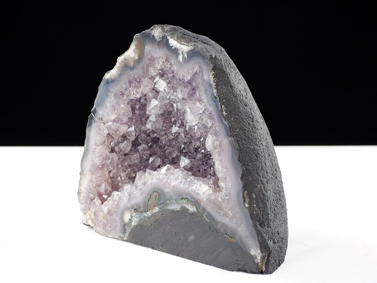 アメジストドーム 2.2kg ブラジル産 amethyst アメジスト ドーム 原石 ジオード 置物 一点物 174-2472