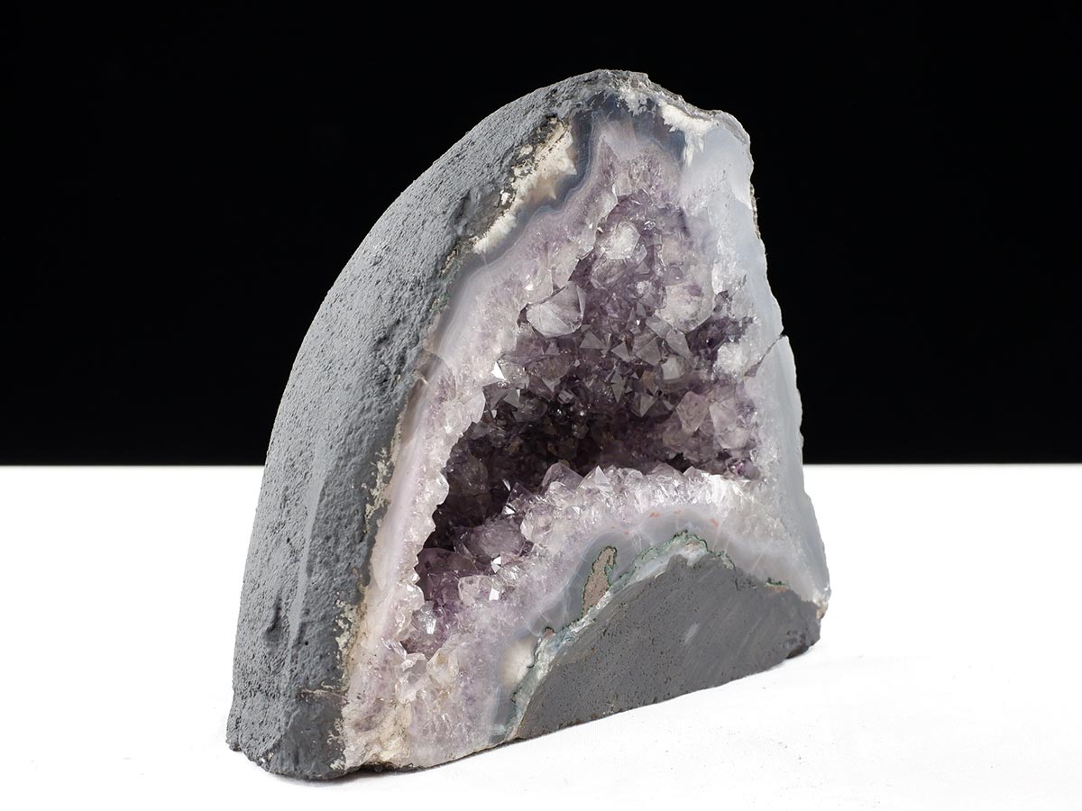アメジストドーム 2.2kg ブラジル産 amethyst アメジスト ドーム 原石 ジオード 置物 一点物 174-2472