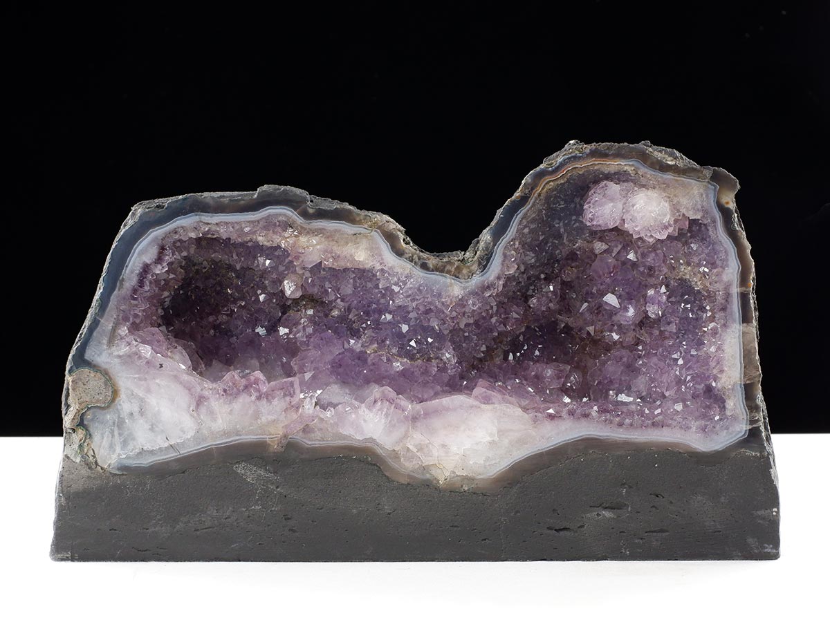 アメジストドーム 7.8kg ブラジル産 amethyst アメジスト ドーム 原石 ジオード 置物 一点物 174-2478