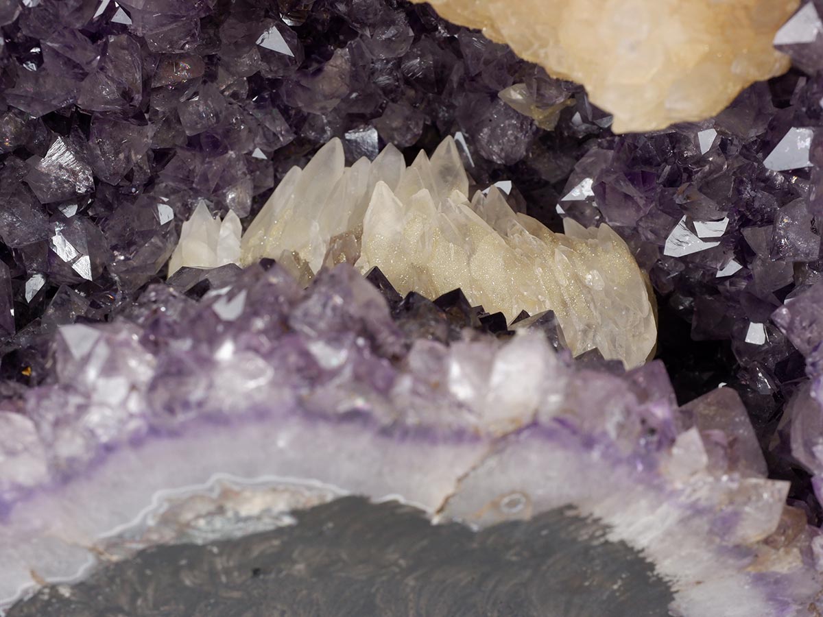 アメジストドーム 21kg ブラジル産 amethyst アメジスト ドーム 原石 ジオード 置物 一点物 174-2484