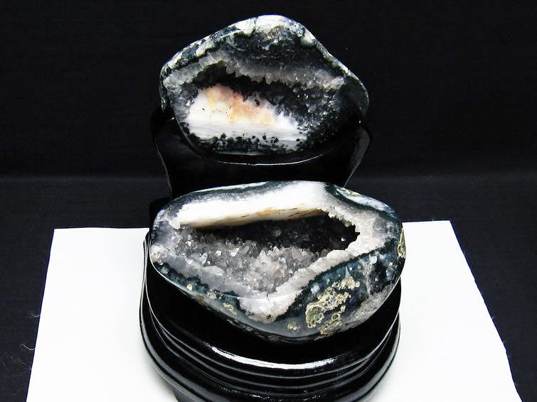 トレジャーメノウ アゲート 台座付属 原石 置物 一点物 175-1367