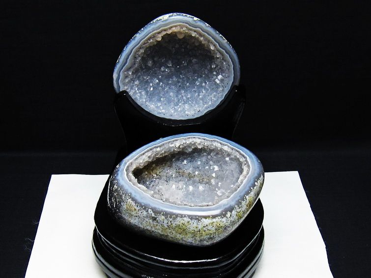 トレジャーメノウ アゲート 瑪瑙 原石 置物 開運 風水 一点物 4kg弱 楽天市場】＼P5倍＆最大2,000円OFF／ 1.8Kg トレジャーメノウ 置物