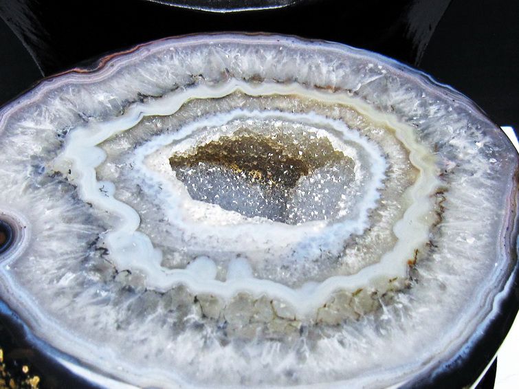 3.7Kg トレジャーメノウ アゲート ジオード 台座付属 一点物 175-1494