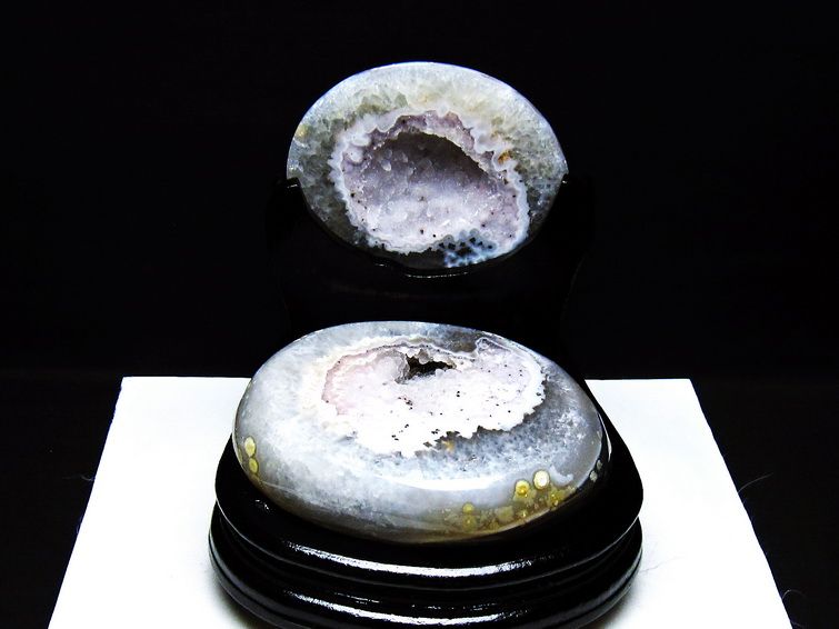 1.4Kg トレジャーメノウ アゲート ジオード 台座付属 一点物 175-1530