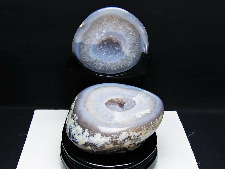 2.9Kg トレジャーメノウ アゲート ジオード 台座付属 一点物 175-1537