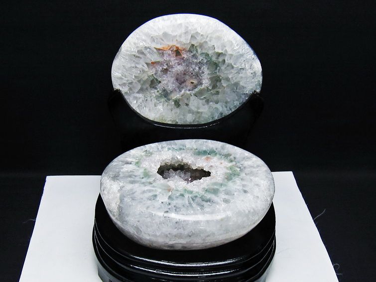 2.5Kg トレジャーメノウ アゲート ジオード 台座付属 一点物 175-1542