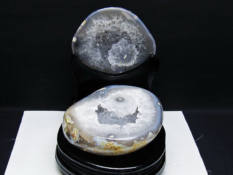 2.1Kg トレジャーメノウ アゲート ジオード 台座付属 一点物 175-1544