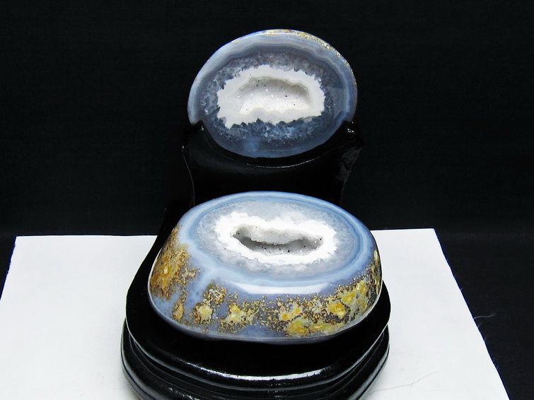 1.3Kg トレジャーメノウ アゲート ジオード 台座付属 一点物 175-1551