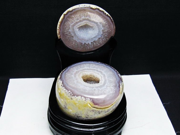 1.4Kg トレジャーメノウ アゲート ジオード 台座付属 一点物 175-1553