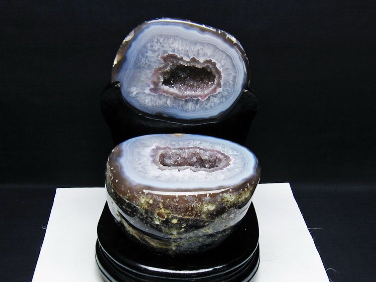 2.9Kg トレジャーメノウ アゲート ジオード 台座付属 一点物 175-1576