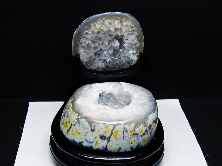 2.1Kg トレジャーメノウ アゲート ジオード 台座付属 一点物 175-1577