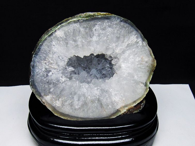 1.5Kg アゲート ジオード 原石 置物 台座付属 瑪瑙 メノウ 晶洞 一点物 181-4145