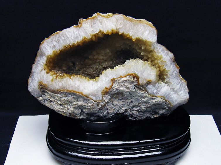 2Kg アゲート ジオード 原石 置物 台座付属 瑪瑙 メノウ 晶洞 一点物 181-4148