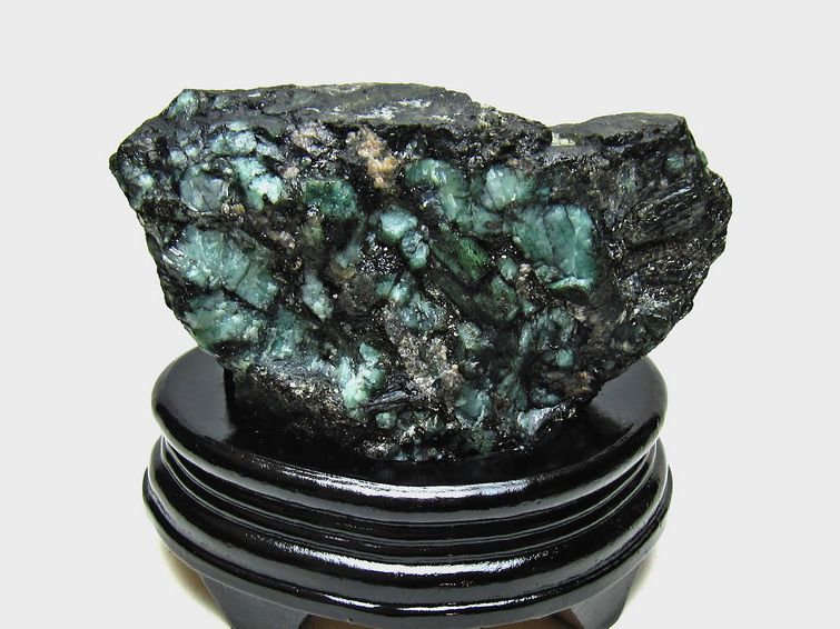 1.1Kg エメラルド 原石 台座付属 一点物 181-4676