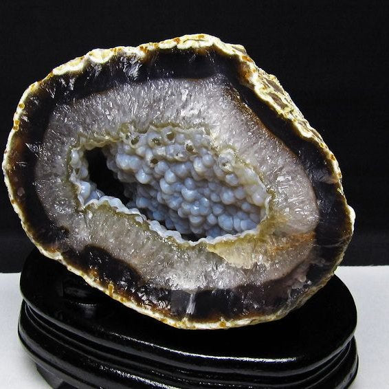 1.7Kg アゲート ジオード 原石 台座付属 一点物 181-5786
