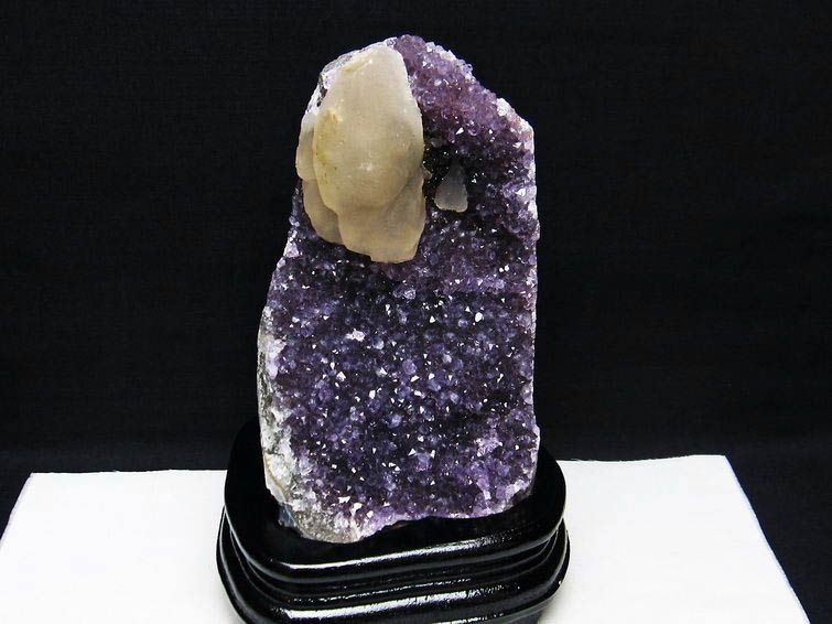 1.2Kg アメジスト クラスター ウルグアイ産 紫水晶 アメシスト 原石 amethyst 台座付属 カルサイト付き 一点物  182-6107