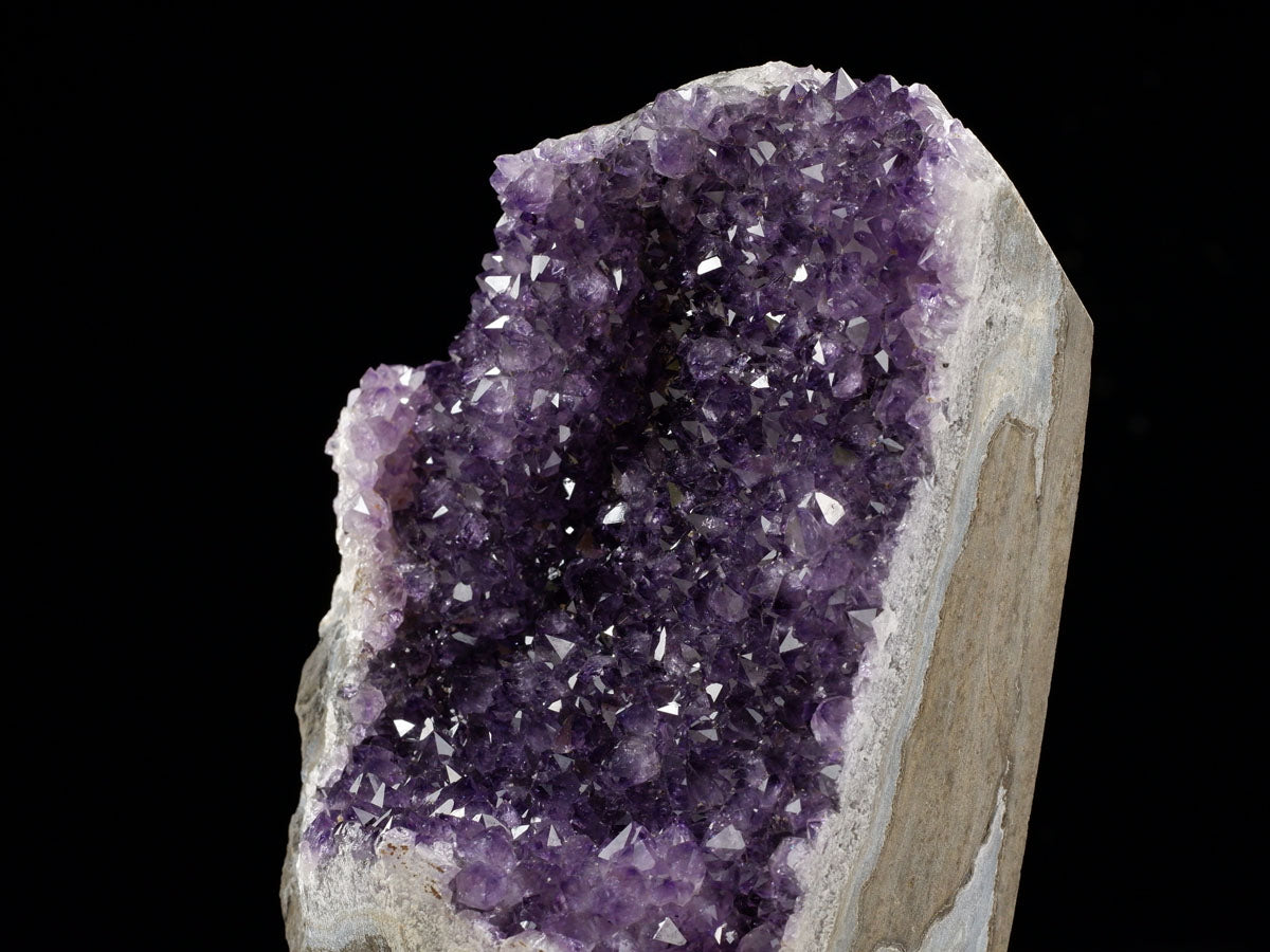 1.8Kg アメジスト クラスター ウルグアイ産 アメジスト 原石 amethyst 台座付属 花型 一点物  182-6439