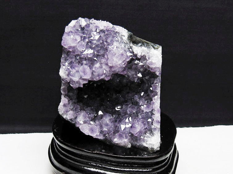 1.1Kg アメジスト クラスター ウルグアイ産 アメジスト 原石 amethyst 台座付属 花型 一点物  182-6464