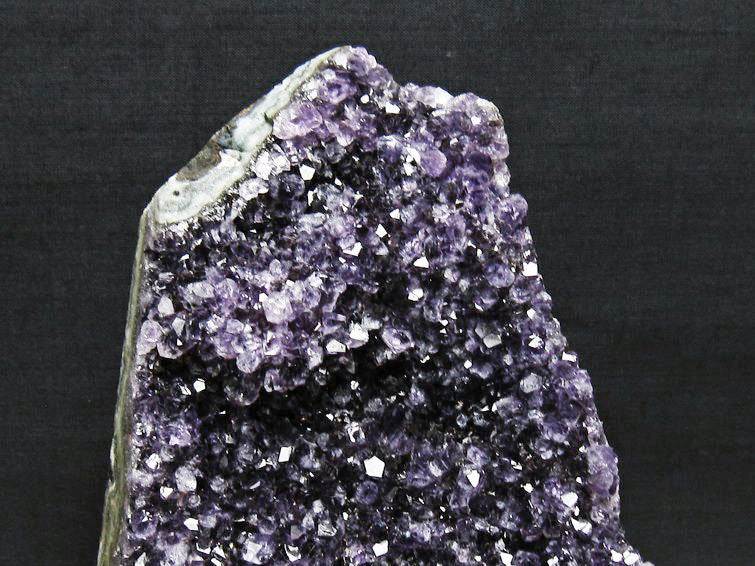 1.5Kg アメジスト クラスター ウルグアイ産 アメジスト 原石 amethyst 台座付属 花型 一点物  182-6471