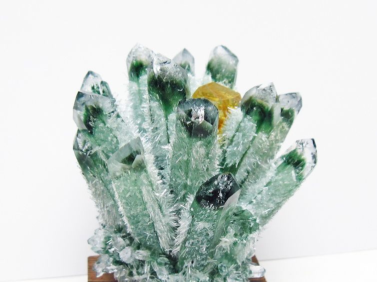 緑水晶 クラスター 原石 台座付属 一点物 182-7383
