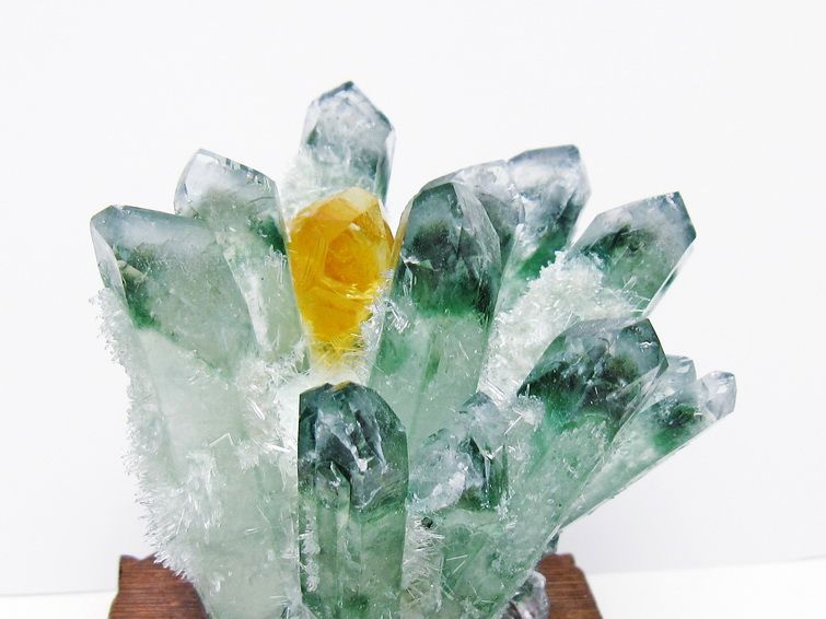 緑水晶 クラスター 原石 台座付属 一点物 182-7410