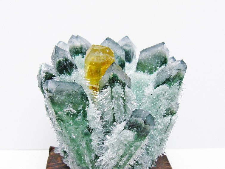 緑水晶 クラスター 原石 台座付属 一点物 182-7412