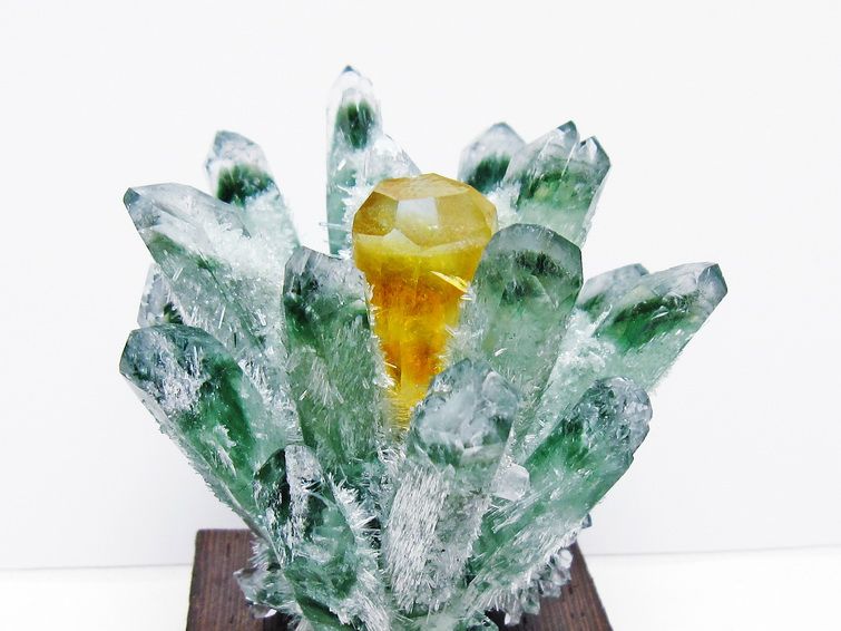 緑水晶 クラスター 原石 台座付属 一点物 182-7422