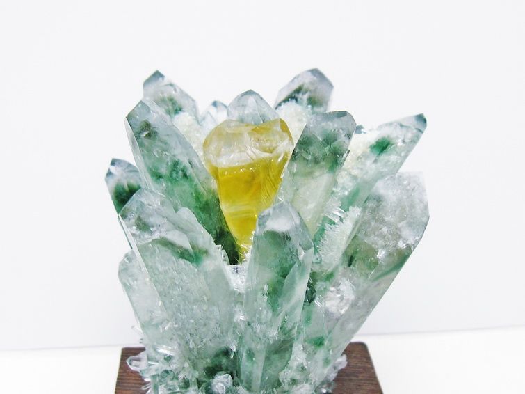 緑水晶 クラスター 原石 台座付属 一点物 182-7431