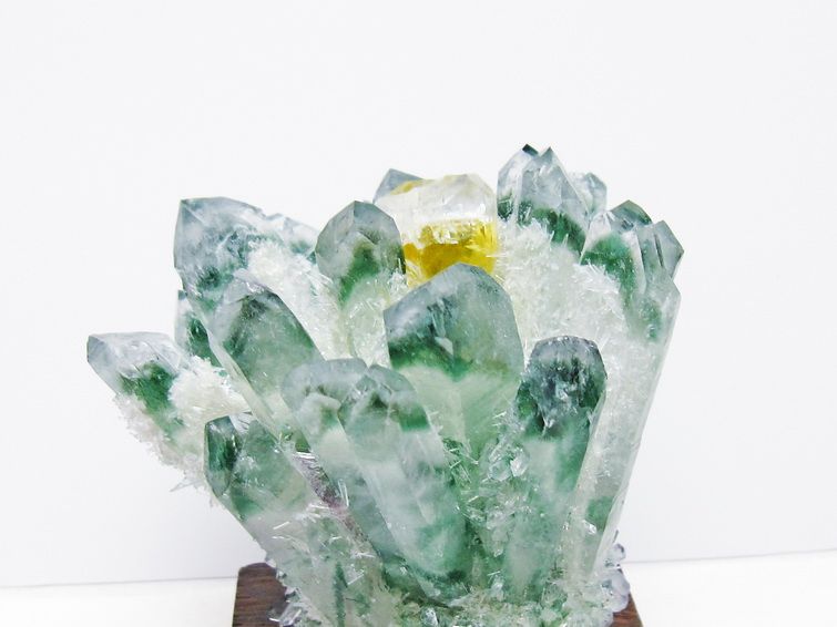 緑水晶 クラスター 原石 台座付属 一点物 182-7432