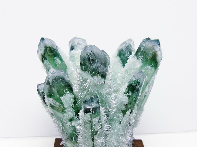 緑水晶 クラスター 原石 台座付属 一点物 182-7434