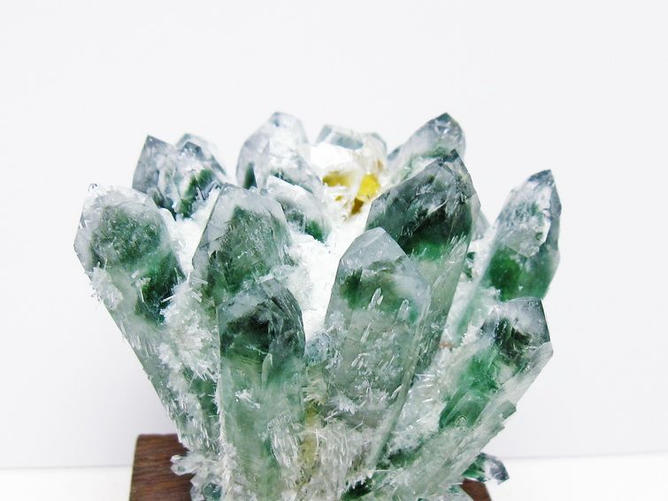 緑水晶 クラスター 原石 台座付属 一点物 182-7442