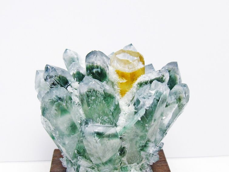 緑水晶 クラスター 原石 台座付属 一点物 182-7443