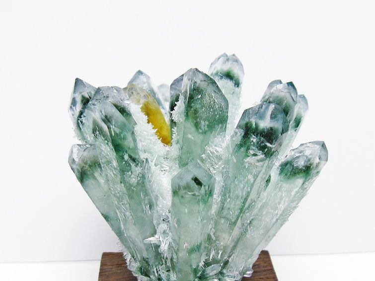 緑水晶 クラスター 原石 台座付属 一点物 182-7449