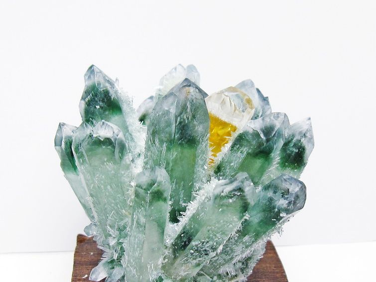 緑水晶 クラスター 原石 台座付属 一点物 182-7457