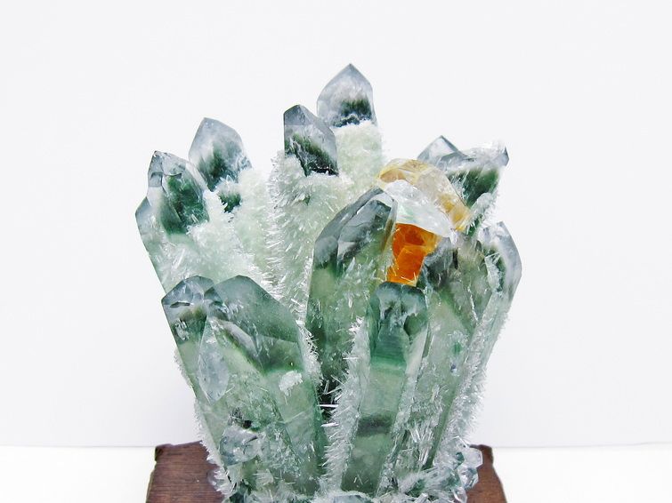 緑水晶 クラスター 原石 台座付属 一点物  182-7466