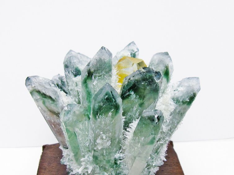 緑水晶 クラスター 原石 台座付属 一点物 182-7468