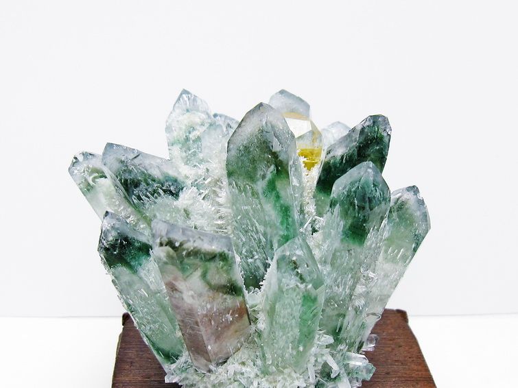 緑水晶 クラスター 原石 台座付属 一点物 182-7468