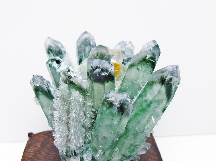 緑水晶 クラスター 原石 台座付属 一点物 182-7477