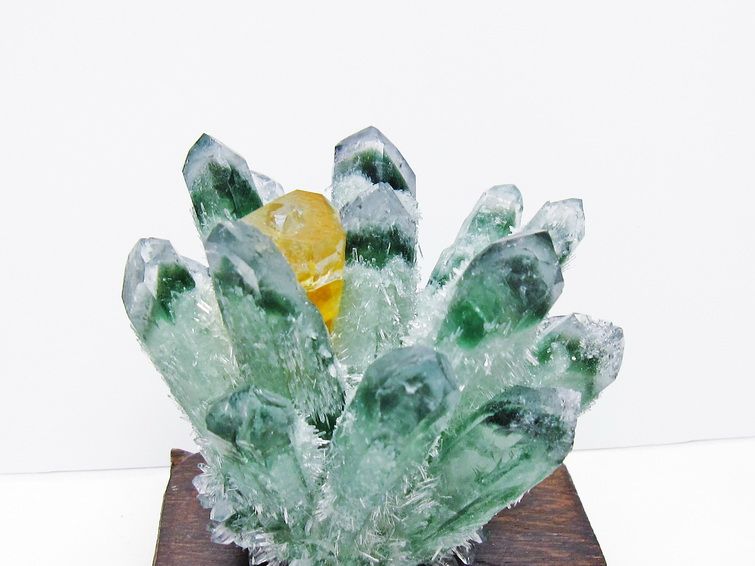 緑水晶 クラスター 原石 台座付属 一点物 182-7478