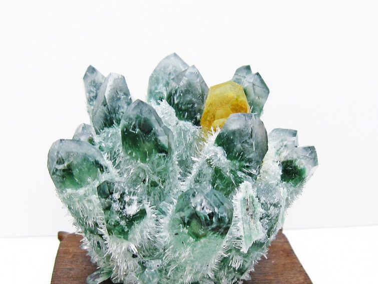 緑水晶 クラスター 原石 台座付属 一点物 182-7479