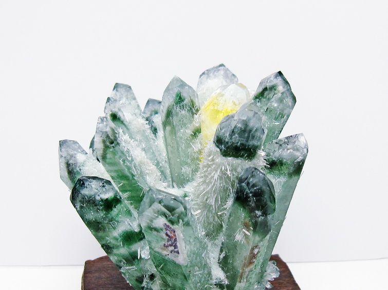 緑水晶 クラスター 原石 台座付属 一点物  182-7481