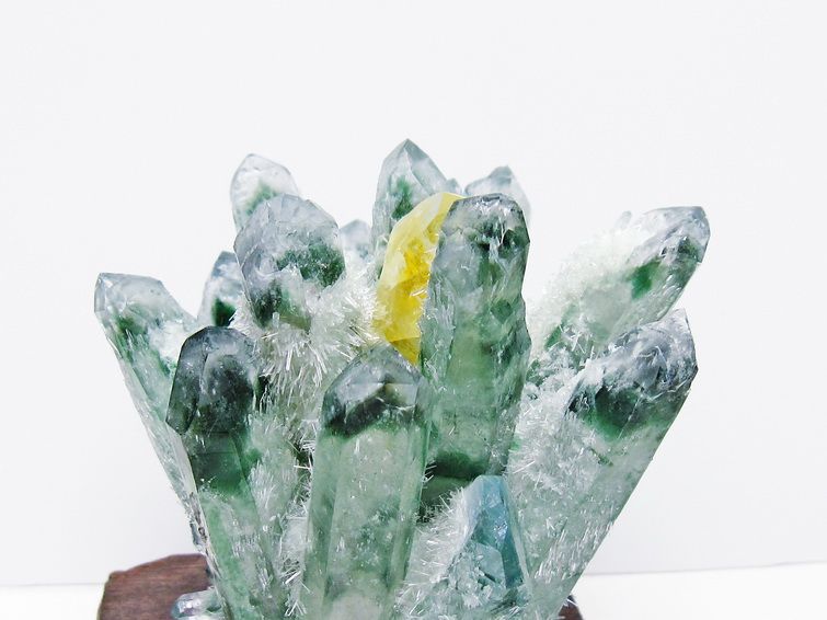 緑水晶 クラスター 原石 台座付属 一点物  182-7481