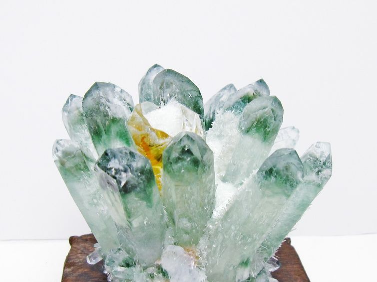 緑水晶 クラスター 原石 台座付属 一点物 182-7483