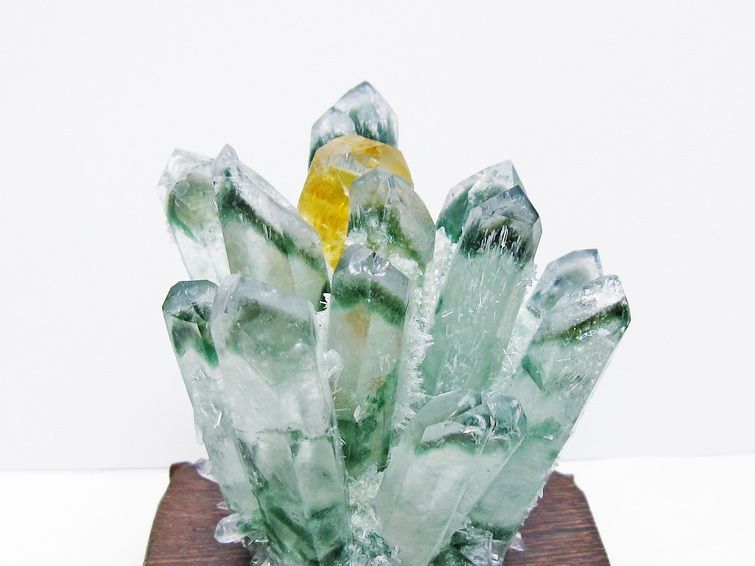 緑水晶 クラスター 原石 台座付属 一点物 182-7484