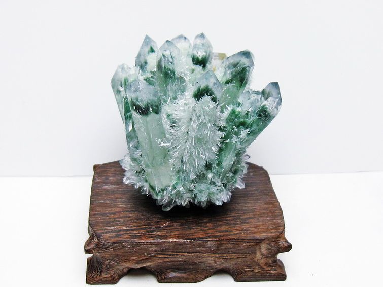 緑水晶 クラスター 原石 台座付属 一点物 182-7487