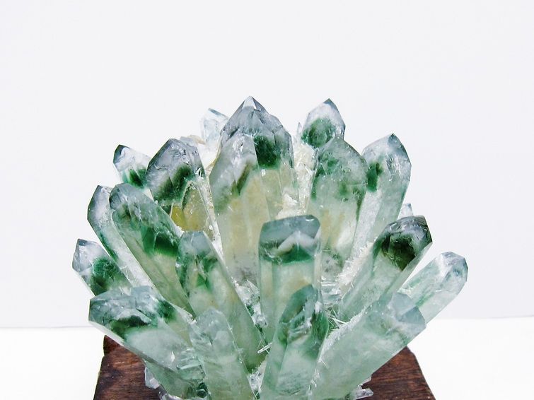 緑水晶 クラスター 原石 台座付属 一点物 182-7489